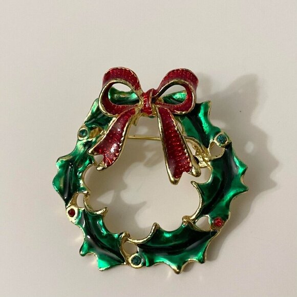 Vintage Christmas Holly Wreath Brooch Pin - Picture 2 of 15